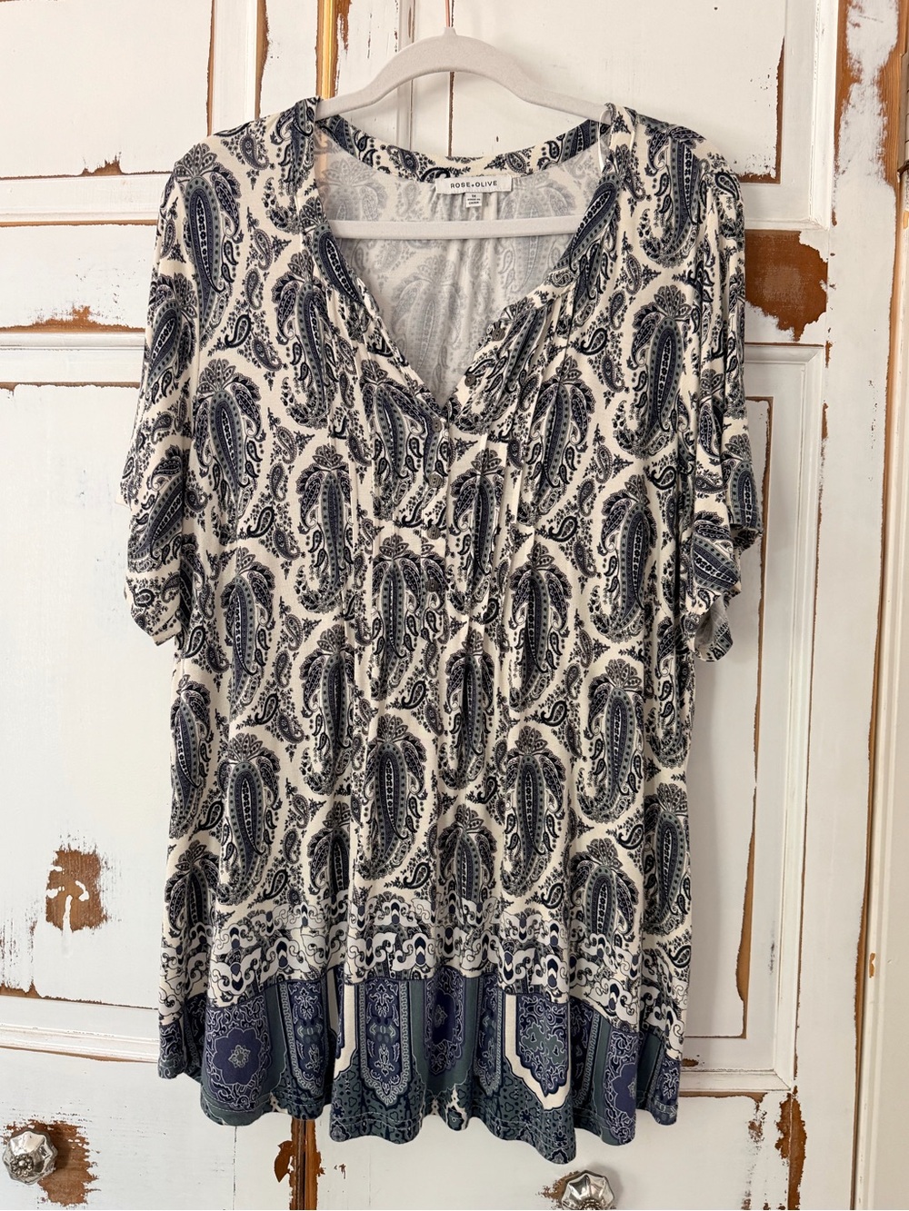 Rose & Olive Cream and Navy Paisley V-Neck Tunic